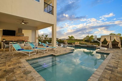 Luxury Villa Photo #3