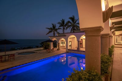 Luxury Villa Photo #36
