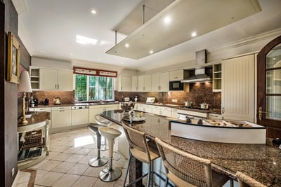 Luxury Villa Photo #12