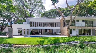 Luxury Villa Photo #2