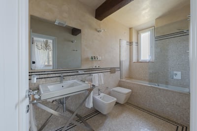 Luxury Villa Photo #39