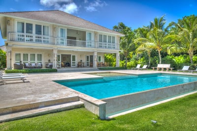 Luxury Villa Photo #3