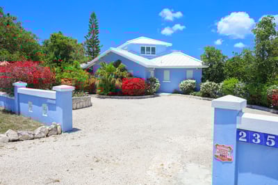 Luxury Villa Photo #3