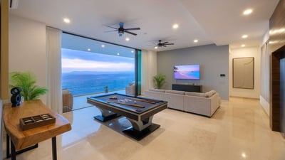 Luxury Villa Photo #25
