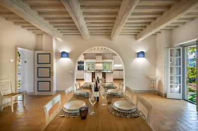 Luxury Villa Photo #11