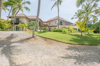 Luxury Villa Photo #36