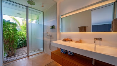 Luxury Villa Photo #50