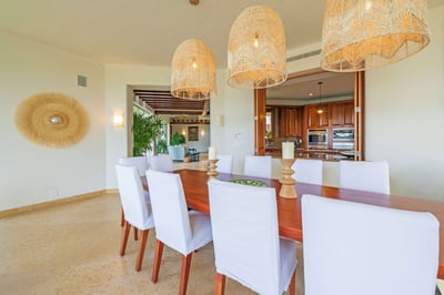 Luxury Villa Photo #13