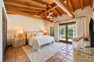 Luxury Villa Photo #47