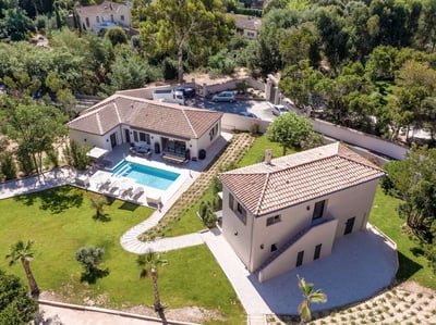 Luxury Villa Photo #13