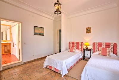 Luxury Villa Photo #19