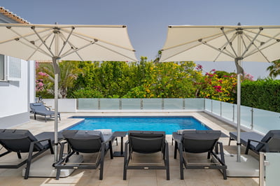Luxury Villa Photo #6