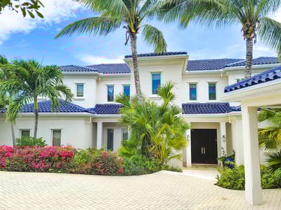 Luxury Villa Photo #3