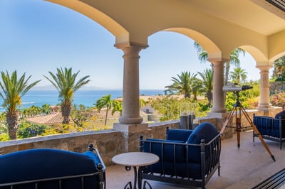 Luxury Villa Photo #18