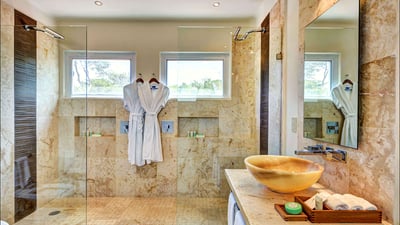 Luxury Villa Photo #23