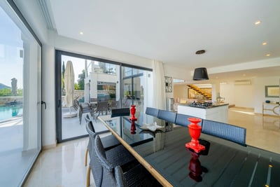Luxury Villa Photo #24