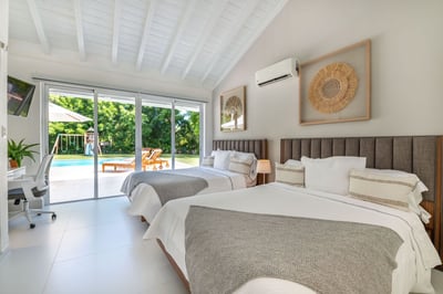 Luxury Villa Photo #18