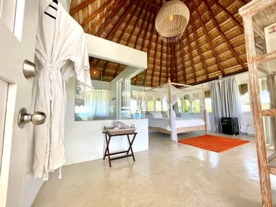 Luxury Villa Photo #35