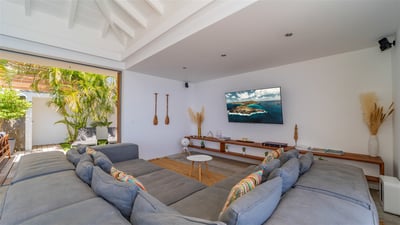 Luxury Villa Photo #7