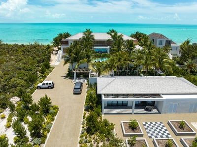 Luxury Villa Photo #30