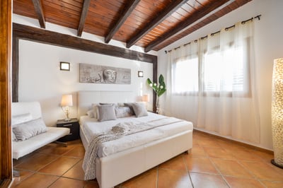 Luxury Villa Photo #19