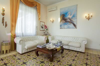 Luxury Villa Photo #14