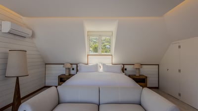 Luxury Villa Photo #30