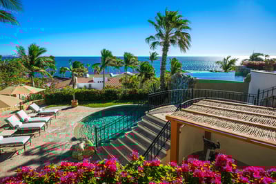 Luxury Villa Photo #13