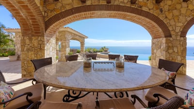 Luxury Villa Photo #12