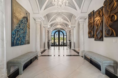 Luxury Villa Photo #11