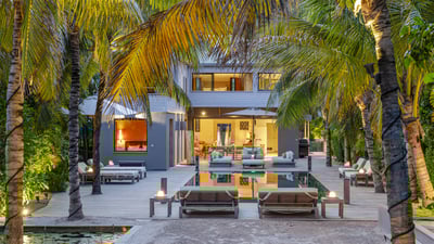Luxury Villa Photo #18