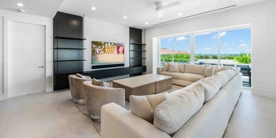 Luxury Villa Photo #9