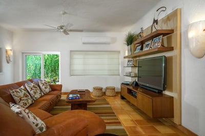 Luxury Villa Photo #15
