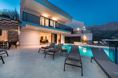 Luxury Villa Photo #2