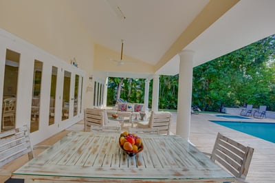 Luxury Villa Photo #10