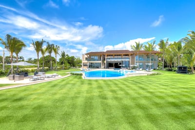 Luxury Villa Photo #4