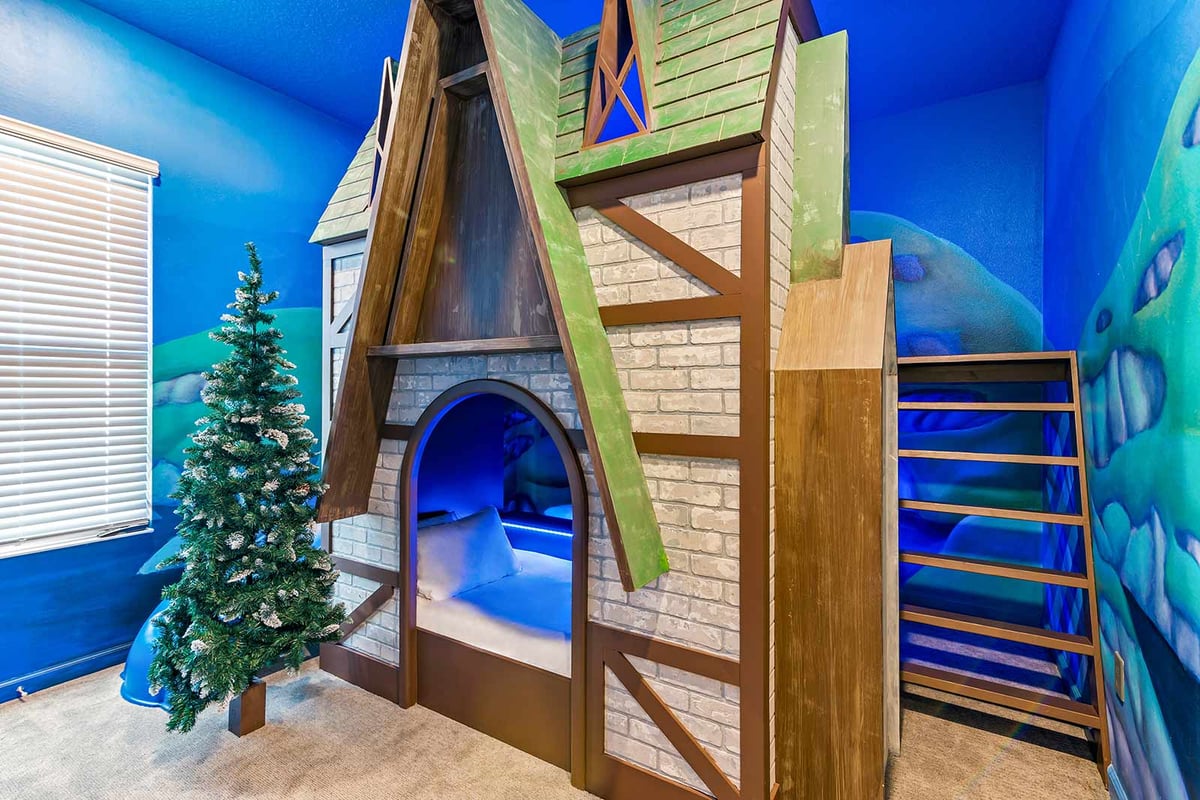 Space Land at Villatel Village Solterra