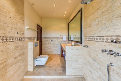 Luxury Villa Photo #60