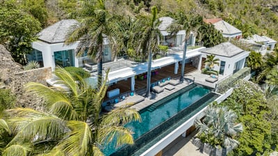 Luxury Villa Photo #3