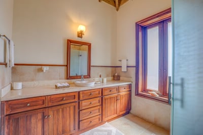 Luxury Villa Photo #34