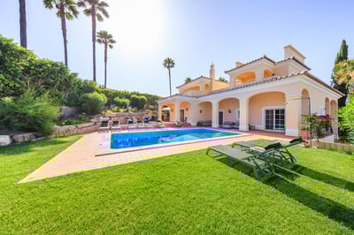 Luxury Villa Photo #3