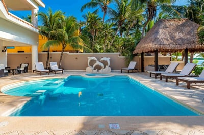 Luxury Villa Photo #13