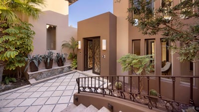 Luxury Villa Photo #25