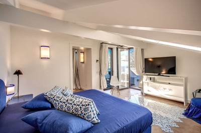 Luxury Villa Photo #33