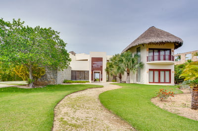 Luxury Villa Photo #63