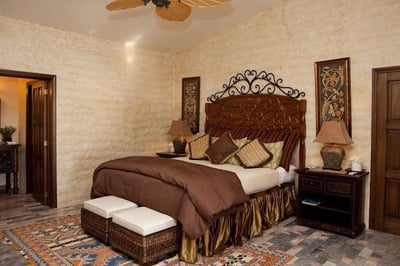 Luxury Villa Photo #19