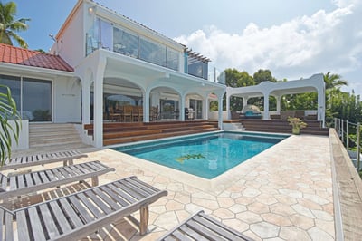 Luxury Villa Photo #3
