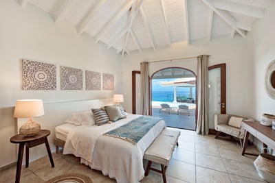 Luxury Villa Photo #23