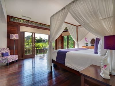 Luxury Villa Photo #18