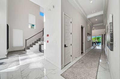 Luxury Villa Photo #10